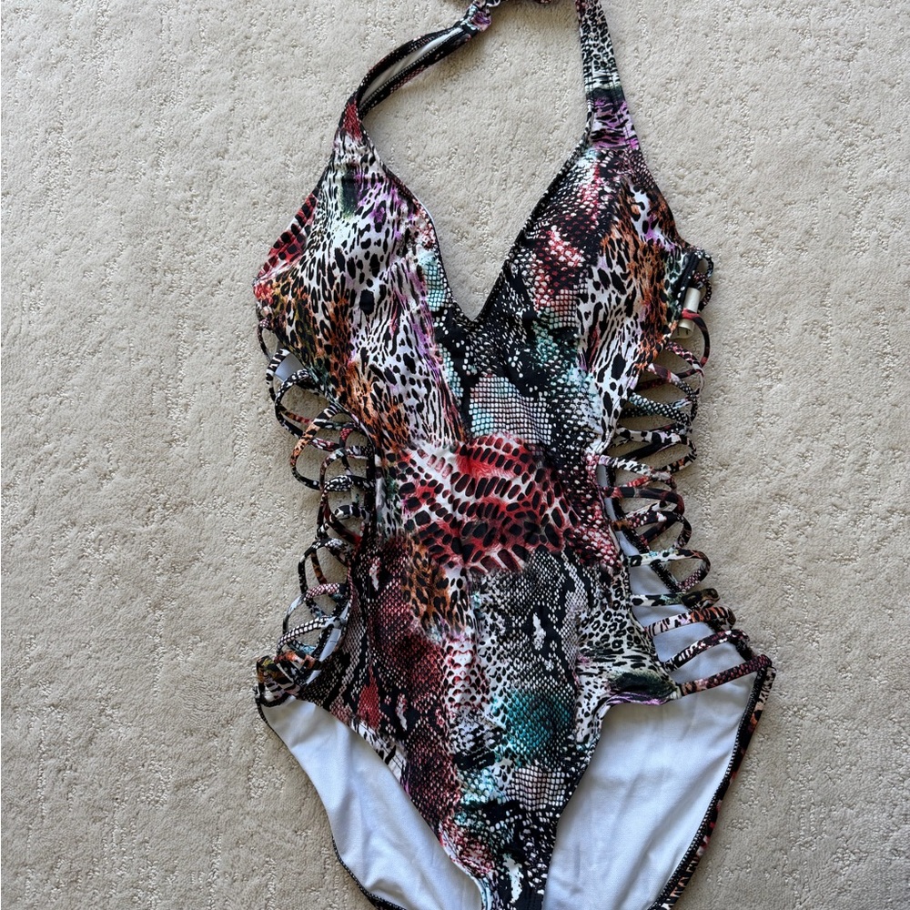 Kenneth Cole Multicolor Animal-Print One-Piece Swimsuit with Side Lattice